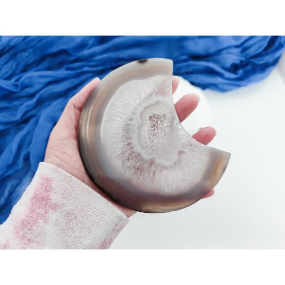 Large Druzy Agate Flat Moon Crystal Carving - Picture 4 of 6